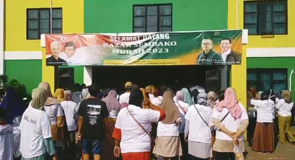 Relawan Bersama Ganjar-Mahfud Gelar Pasar Murah Untuk 2.500 Masyarakat Tangerang 1 ae 31