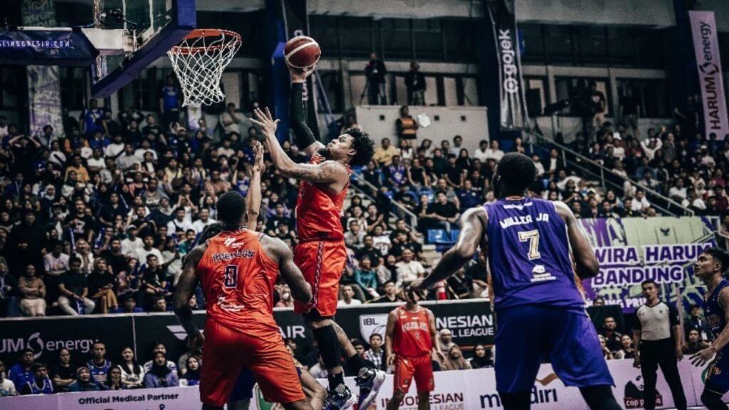 Pelita Jaya Kalahkan Juara Bertahan Prawira Bandung di Laga Pembuka IBL Musim 2024 4 Pelita Jaya Kalahkan Juara Bertahan Prawira Bandung di Laga Pembuka IBL Musim 2024