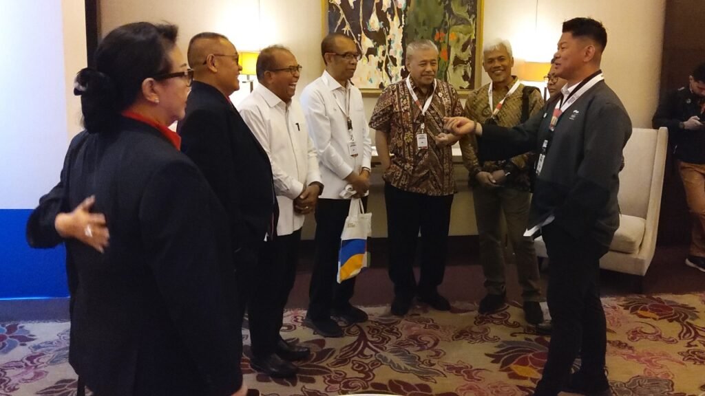 Menteri Bappenas Suharso Monoarfa Buka Rapat Anggota dan KLB KOI 2024 2 20240308 092550 1