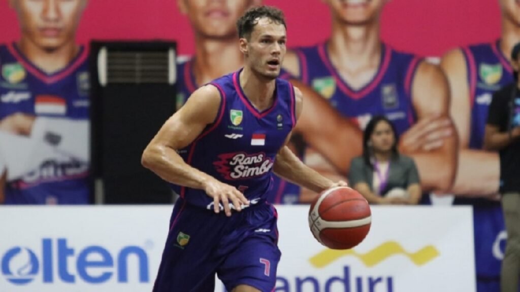 Head-to-Head: RANS vs Rajawali Devon Van Oostrum vs Quintin Dove 2 RANS Simba Bogor Tundukkan Amartha Hangtuah 91-84 Akhiri 2 Kekalahan Beruntun