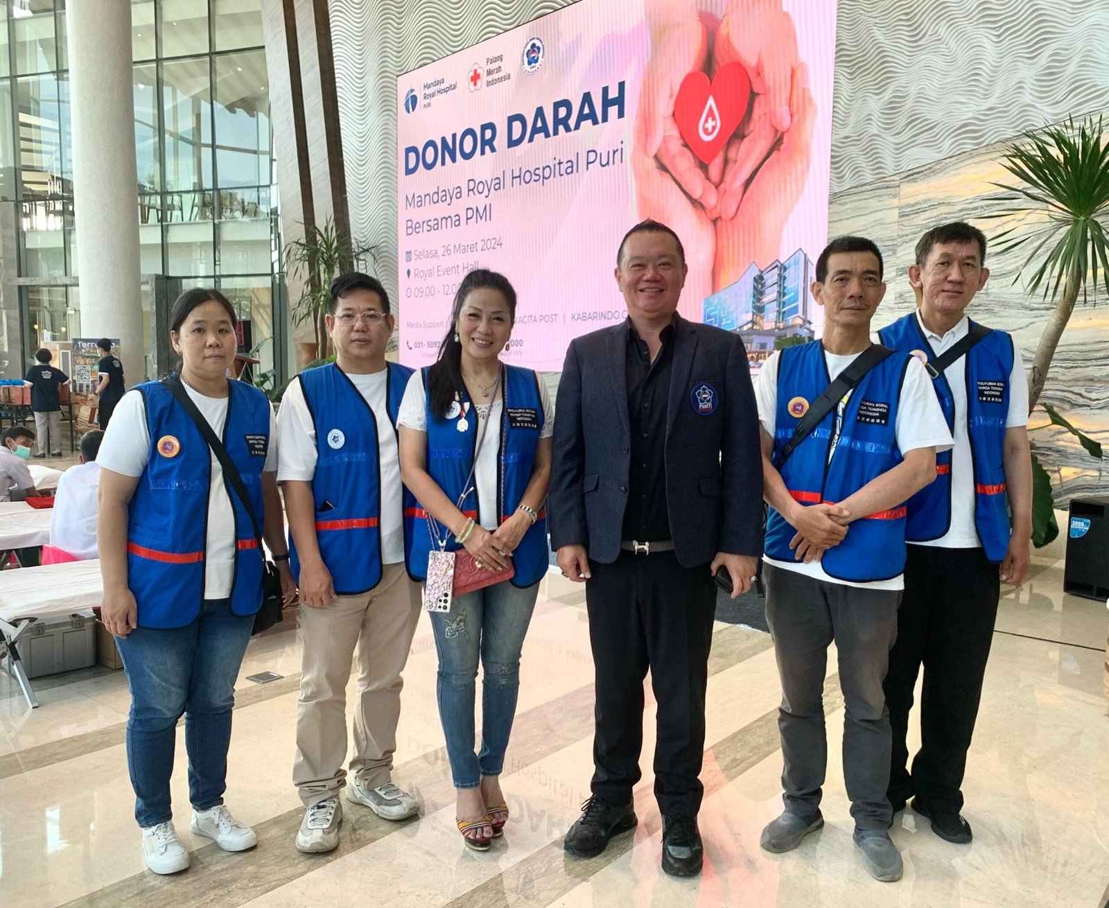 Anggota PSMTI dalam acara Donor Darah