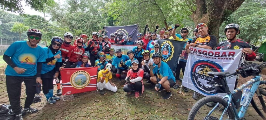 Gowes Diem Diem Meriahkan Gowes Kolaborasi Tanjung Priok ke Taman Margasatwa Ragunan 1 ae 12