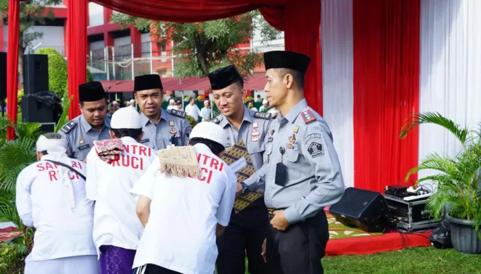Menilik Suasana Lebaran di Rutan Kelas I Cipinang, Ribuan Warga Binaan Mendapatkan Remisi Khusus Idul Fitri 1445 H 2 Rutan Cipinang memberikan remisi khusus Idul Fitri 1445 H kepada ribuan narapidana
