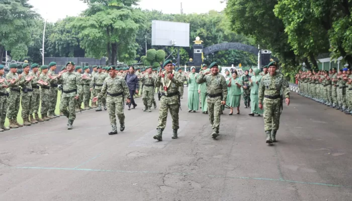 Pangkostrad Pimpin Acara Lepas Sambut Kaskostrad 1 kostrad