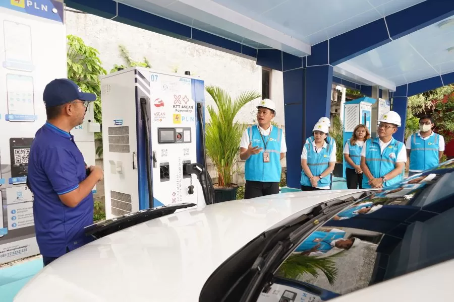 Pastikan SPKLU dalam Kondisi Siap, PLN UID Jakarta Raya dan Kementerian ESDM Inspeksi Bersama 3 ae 69 jpg