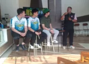 Sabar/Reza Bawa Pelatih Andrei Adistia Agar Juara di Tour Asia 2024 1 Pasangan ganda putra Sabar/Reza membawa pelatihnya Andrei Adistia agar juara di Tour Asia 2024.