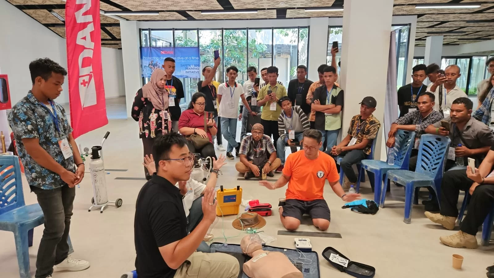 Pelaku Wisata Bahari Labuan Bajo Berlatih Penanganan P3K 1 ae2 1 jpg