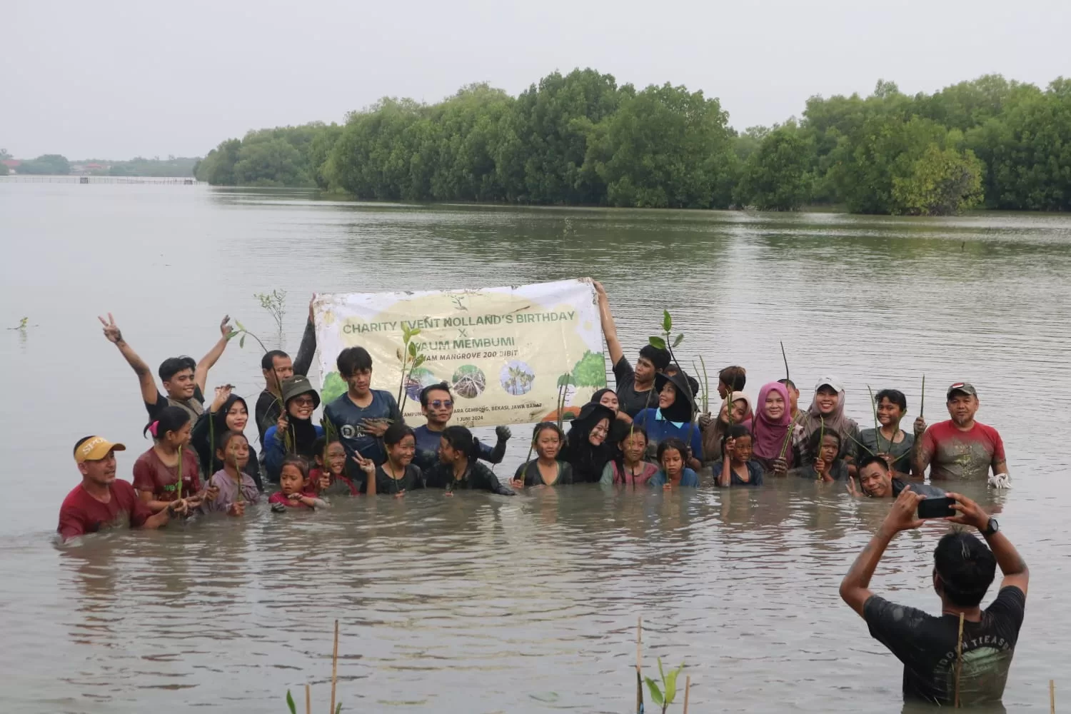 Sukses Kaum Membumi dalam Penanaman Mangrove dan Sosialisasi Lingkungan di Kampung Beting, Muara Gembong, Bekasi 3 ae 7 jpg