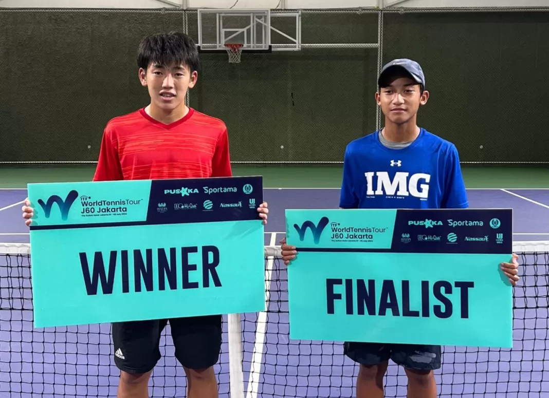 Petenis Rafalentino Ali Da Costa (kanan) harus puas berada di posisi dua di Pusaka ITF World Tennis Tour Junior Jakarta. (Foto: Dok.Ist).