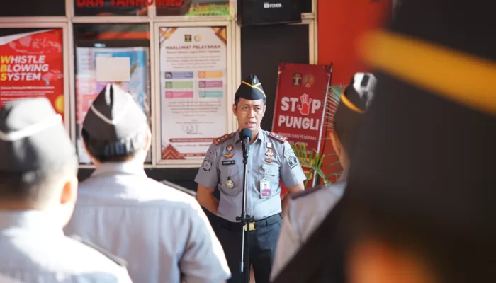 Melalui Apel Pagi, Kepala Rutan Cipinang Kembali Ingatkan Disiplin Pegawai 1 WhatsApp Image 2024 07 22 at 14.47.34