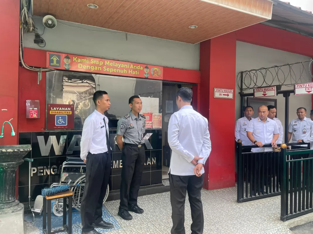 penguatan kepada Petugas Pengawasan dan Pemeriksaan (Wasrik) di Pos Jaga Wasrik Rutan Kelas I Cipinang