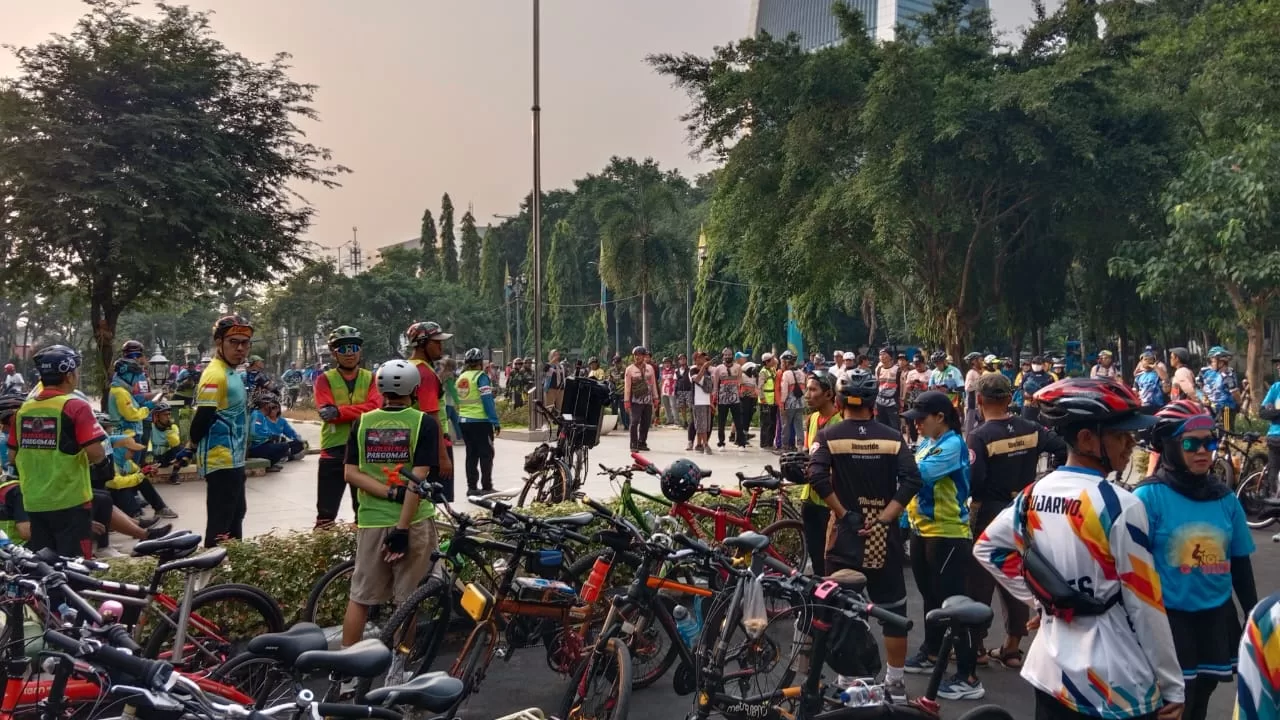 Komunitas Sepeda Lansia JIS Bersama Godidem Ramaikan Jakarta Internasional Stadium Sport Festival 1 ae 225 jpg