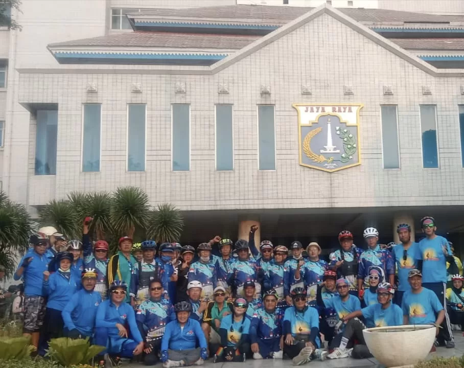 Komunitas Sepeda Lansia JIS Bersama Godidem Ramaikan Jakarta Internasional Stadium Sport Festival 2 ae 226 jpg