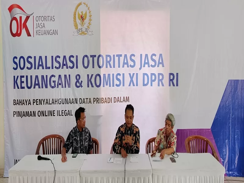 Praktisi teknologi informasi dari Institut Teknologi Tangerang Selatan (ITTS), Agung Budi Prasetyo (tengah). (foto: dok. Agung/Terminalnews.co)