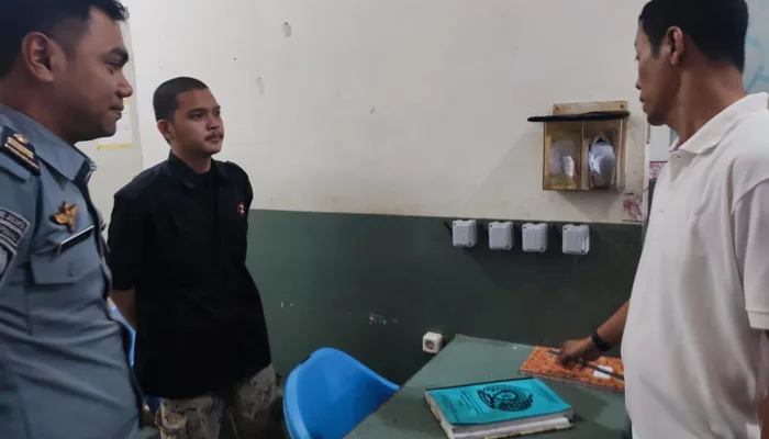 Menjelang Akhir Masa Jabatannya, Kepala Rutan Kelas I Cipinang Tinjau Progres Revitalisasi Jaringan Listrik dan Sapa Warga Binaan 1 WhatsApp Image 2024 08 30 at 13.59.18