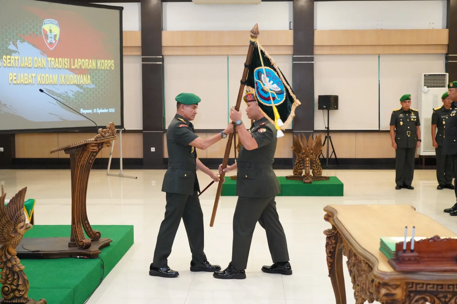 Mayjen TNI Zamroni Pimpin Serah Terima Jabatan Komandan Batalyon Arhanud 9/AWJ 2 ae 5 jpg