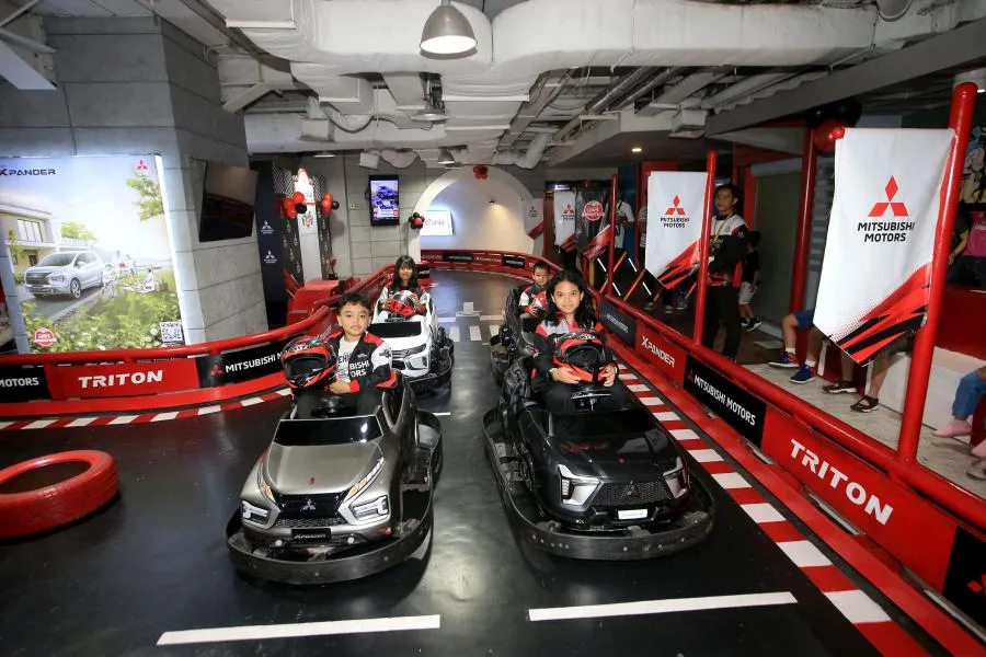 Mitsubishi Motors Krama Yudha Sales Indonesia Kembangkan Perangkat Lunak Terbaru Untuk Mitsubishi Motors Car Design Center di KidZania Jakarta 3 A BON 81711 jpg
