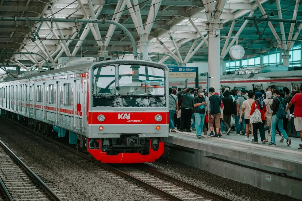 333 Juta Penumpang Manfaatkan Layanan Kereta Api di Jabodetabek 2 IMG 20241208 WA0060