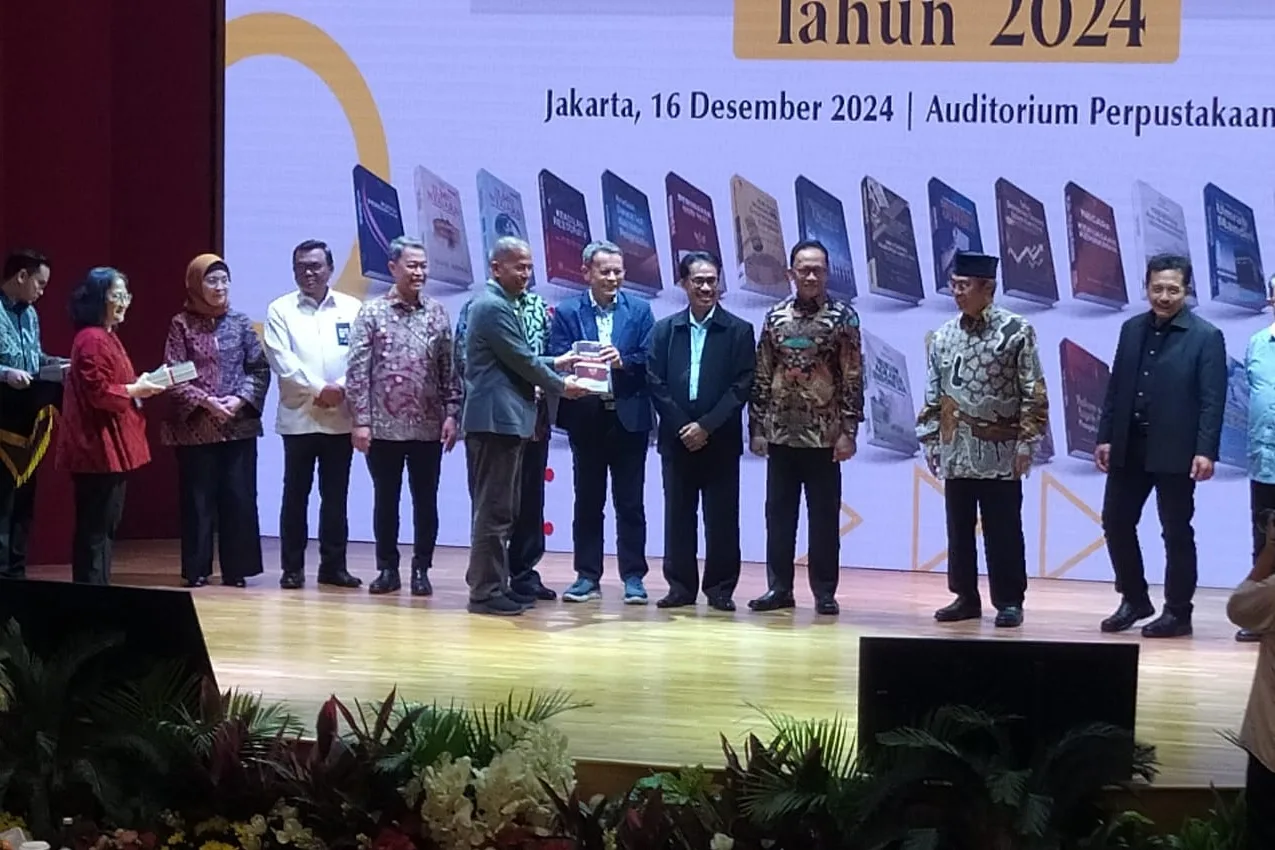 Peluncuran Buku dan Talkshow Literasi Mahkamah Konstitusi berlangsung Lancar dan Kondusif 1 IMG 20241217 WA0061