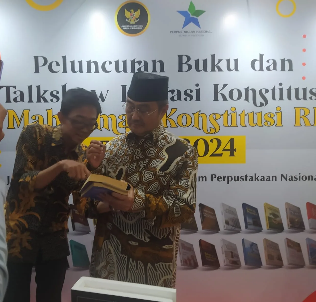 Peluncuran Buku dan Talkshow Literasi Mahkamah Konstitusi berlangsung Lancar dan Kondusif 3 IMG 20241217 WA0064