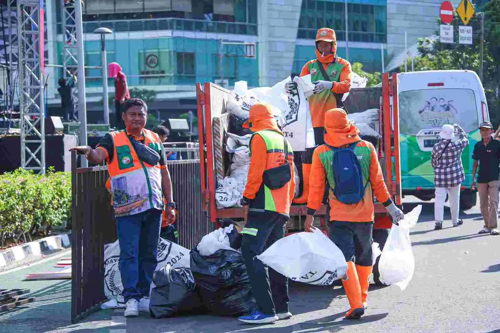 Pemprov DKI Siagakan Ribuan Personel Tangani Sampah Malam Tahun Baru 2025 1 IMG 20241228 WA0015