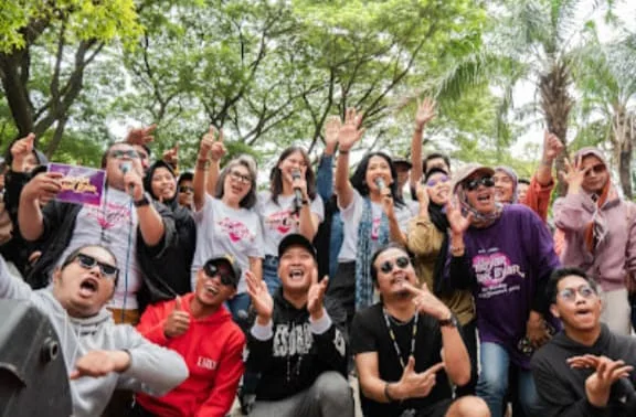 Ambyar Mak Byar Sukses Hibur Warga Solo:Taman Balekambang Jadi Ajang Karaoke dan Joget Bareng Sobat Ambyar 2 IMG 20241229 WA0047