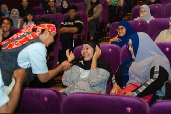 Berlangsung Meriah! Roadshow Ambyar Mak Byar Panaskan Bioskop di Cirebon dan Semarang, Next Giliran Solo 2 IMG 20241230 WA0014