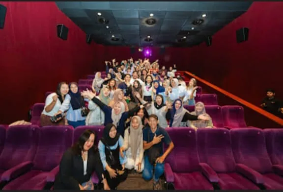 Berlangsung Meriah! Roadshow Ambyar Mak Byar Panaskan Bioskop di Cirebon dan Semarang, Next Giliran Solo 3 IMG 20241230 WA0015