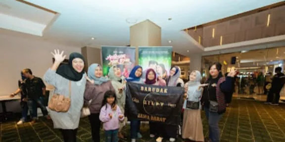 Berlangsung Meriah! Roadshow Ambyar Mak Byar Panaskan Bioskop di Cirebon dan Semarang, Next Giliran Solo 4 IMG 20241230 WA0018
