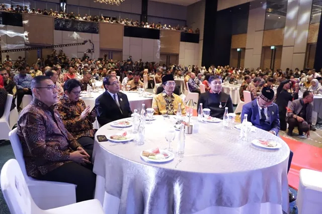 Kemenag Kembali Raih Anugerah Keterbukaan Informasi Publik Katagori Informatif 1 ae 145