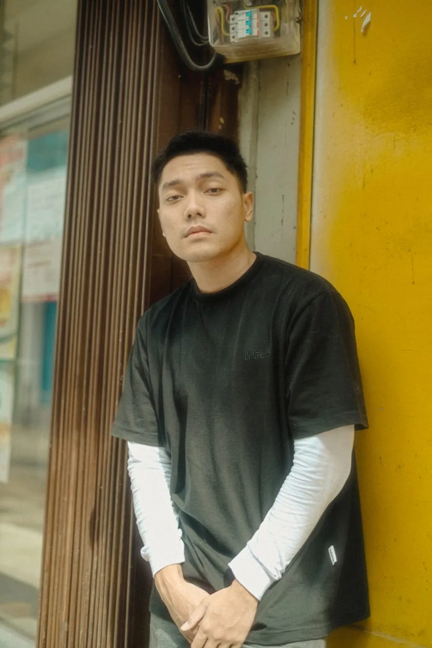 Zevy Manaf, Penyanyi asal Bandung Kembali Merilis Single Terbaru Yang Berjudul ‘Maaf’ 1 ae 215