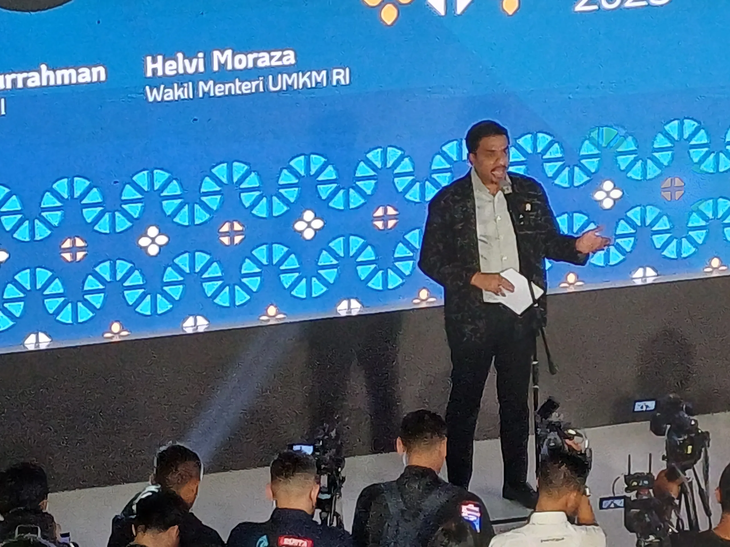 Ini Pesan Menteri UMKM Saat Lantik Pejabat di Pasar Tanah Abang 1 20250115 101323 scaled