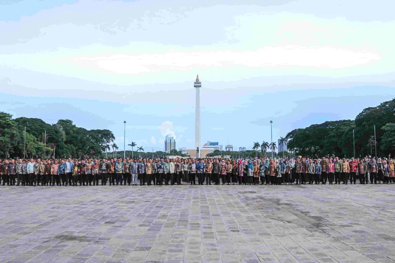 Pj. Gubernur Teguh Kumpulkan ASN untuk Tingkatkan Kinerja Pelayanan Publik 2 IMG 20250102 WA0040