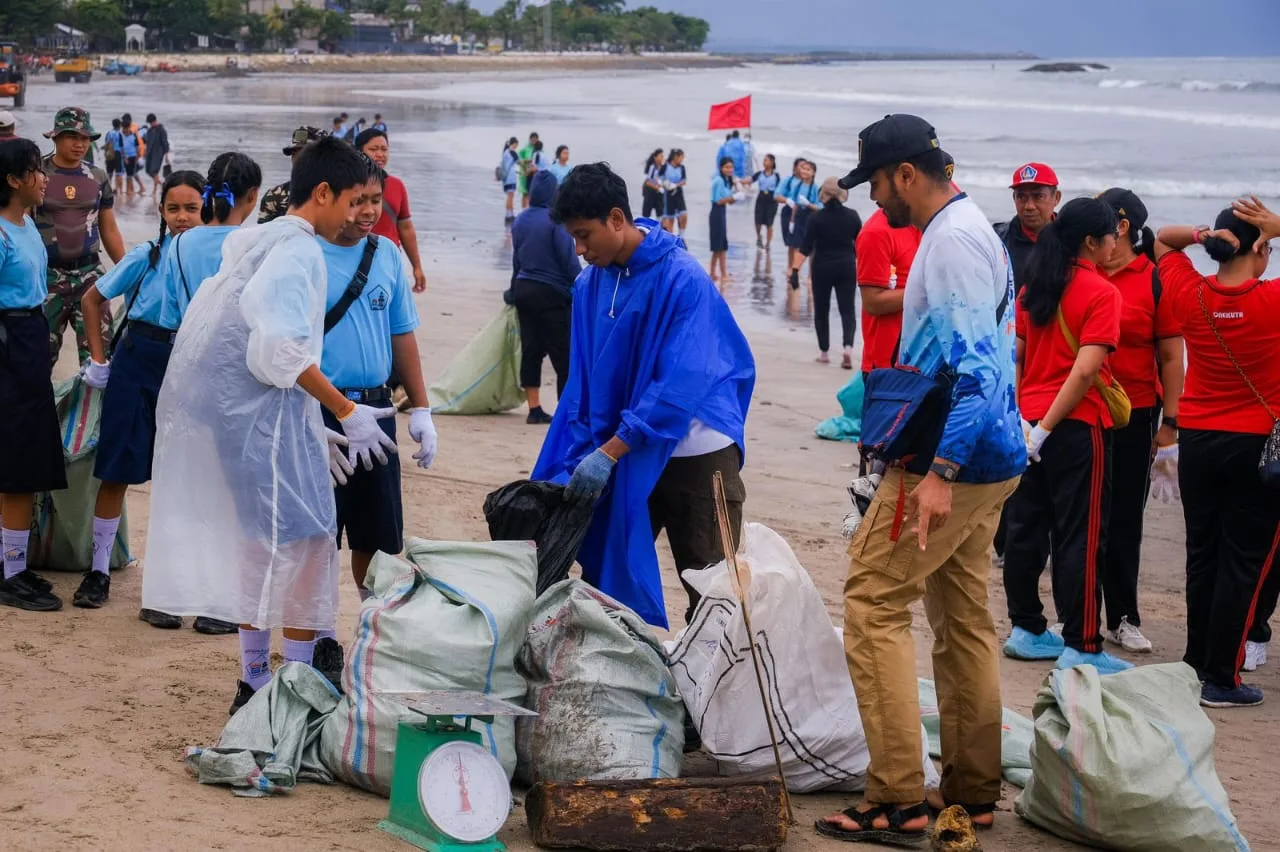 Menpar Ajak Masyarakat Bersih Laut Indonesia Sebagai Destinasi yang Bersih dan Nyaman 2 IMG 20250105 WA0007
