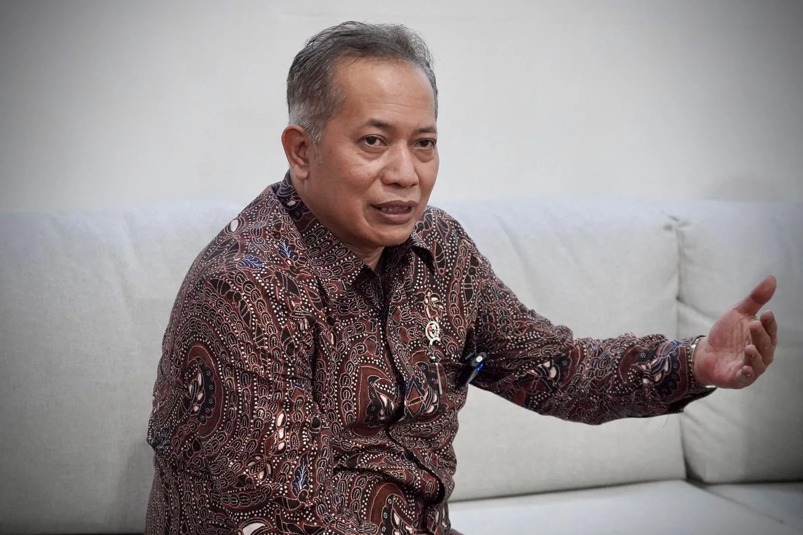 Kemenkop Jajaki Kemitraan Strategi Koperasi dengan BMN Dukung Kemajuan Industri Furnitur Nasional 3 ae 117