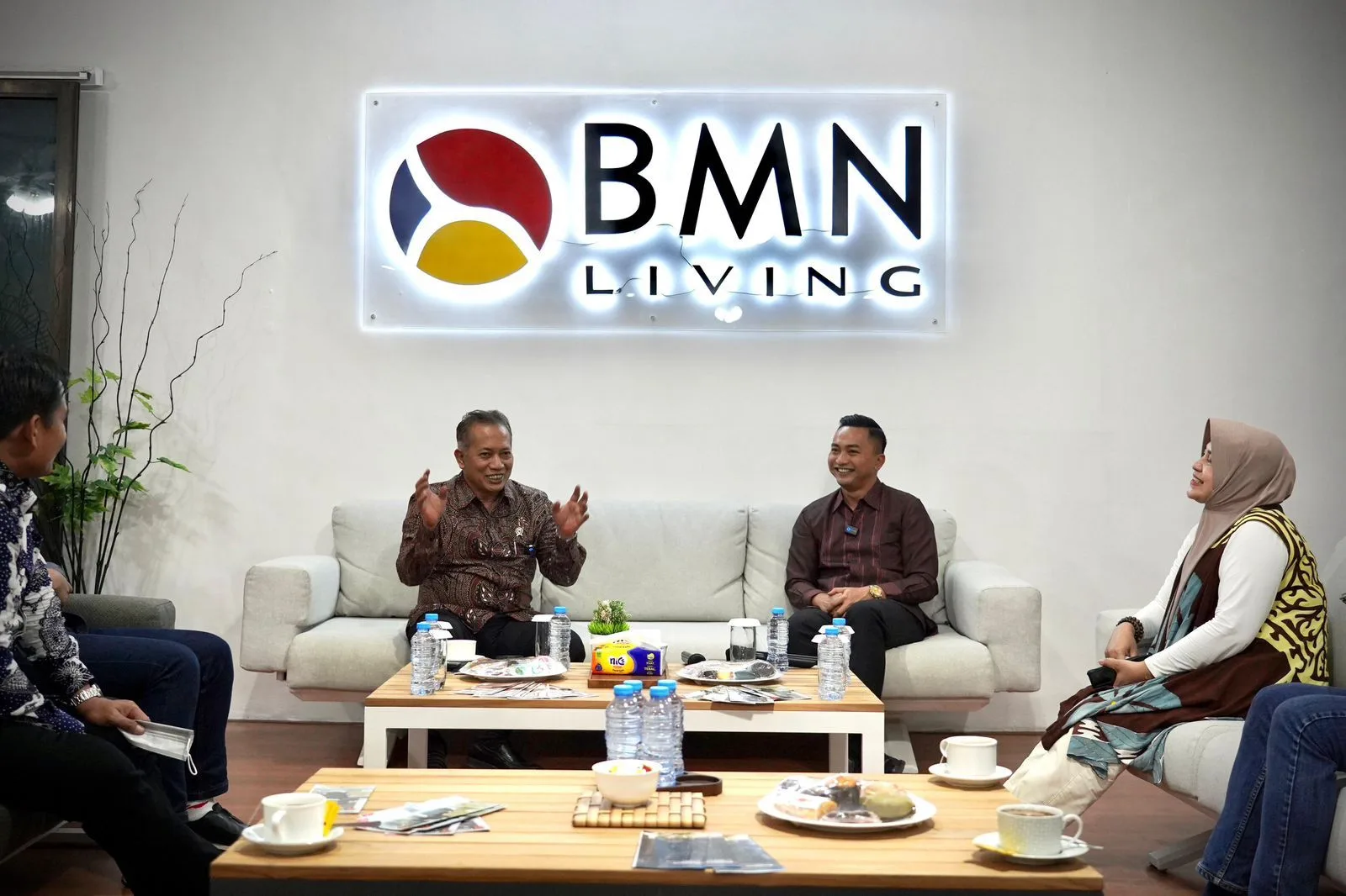 Kemenkop Jajaki Kemitraan Strategi Koperasi dengan BMN Dukung Kemajuan Industri Furnitur Nasional 2 ae 118