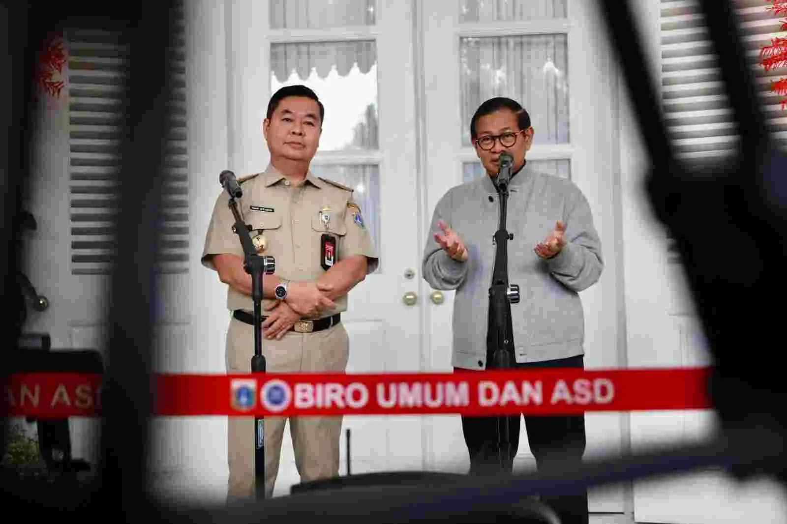 Pj. Gubernur Teguh Ajak Pramono Anung Kenalkan Ruang Kerja 1 IMG 20250204 WA0059