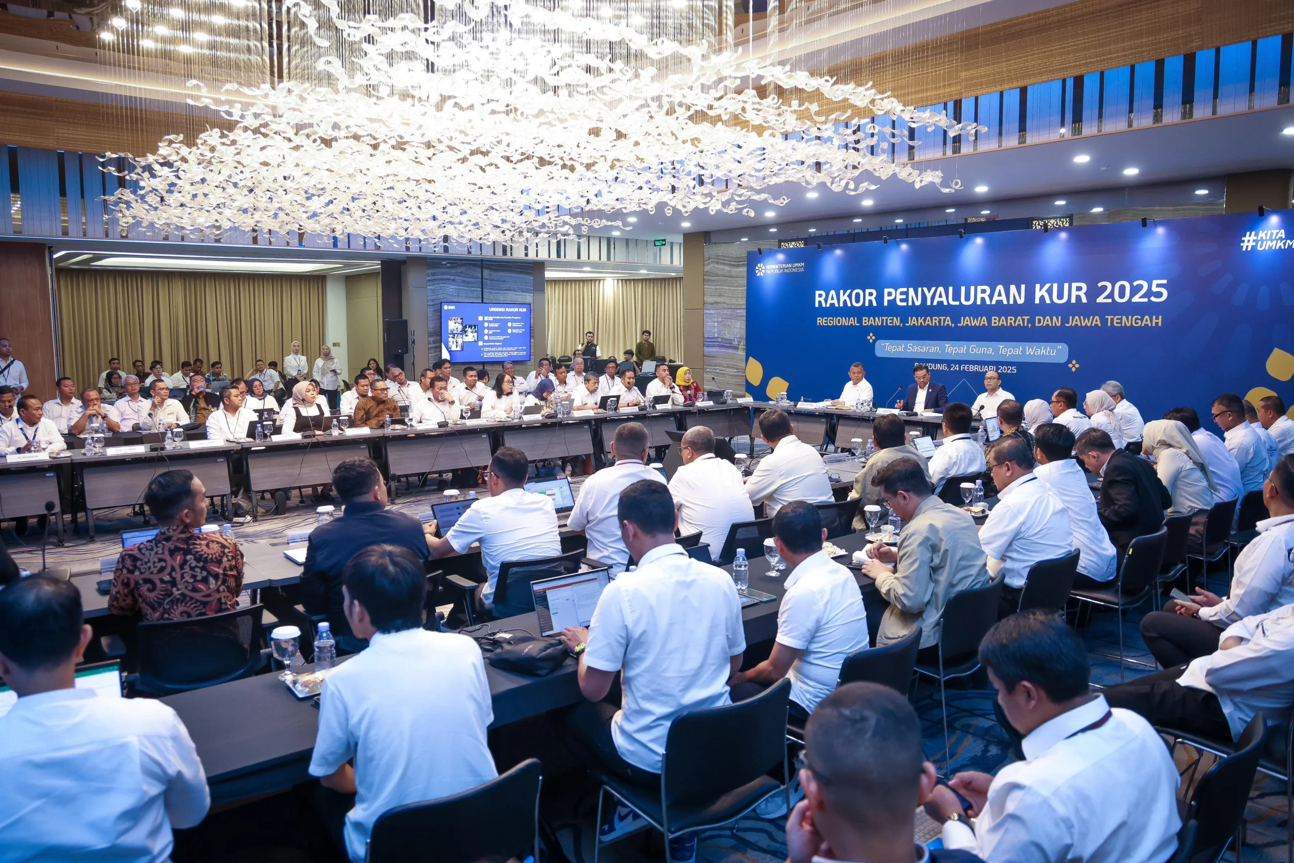 Menteri UMKM Maman Abdurrahman Optimalisasi Kualitas dan Kuantitas Penyaluran KUR 2025 2 pul 68 scaled