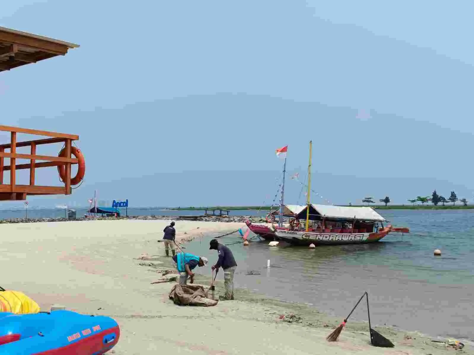 Fenomena Kiriman Sampah Laut dan Upaya Mengatasi Sampah di Pantai Ancol 1 IMG 20250303 WA0010