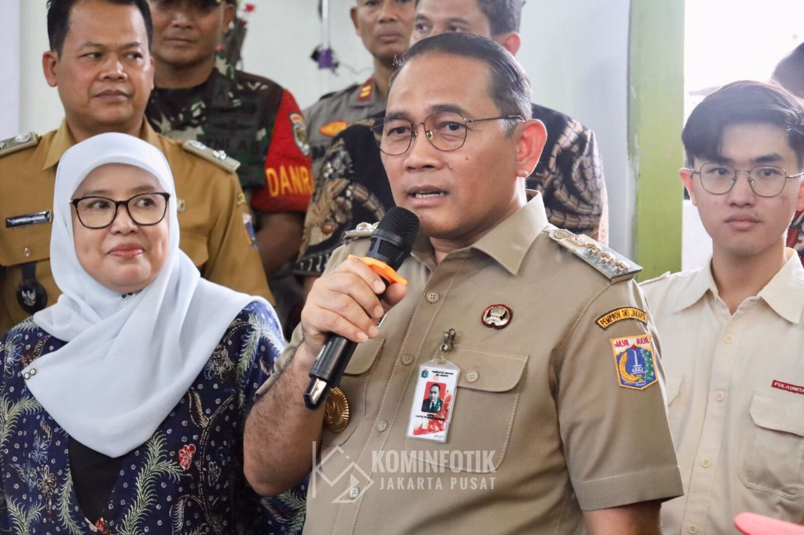 Walkot Jakarta Pusat Dampingi Menteri Perumahan Maruarar Sirait: 232 Rumah di Kawasan Kecamatan Johar Baru Bakal Direnovasi 2 IMG 20250311 WA0113