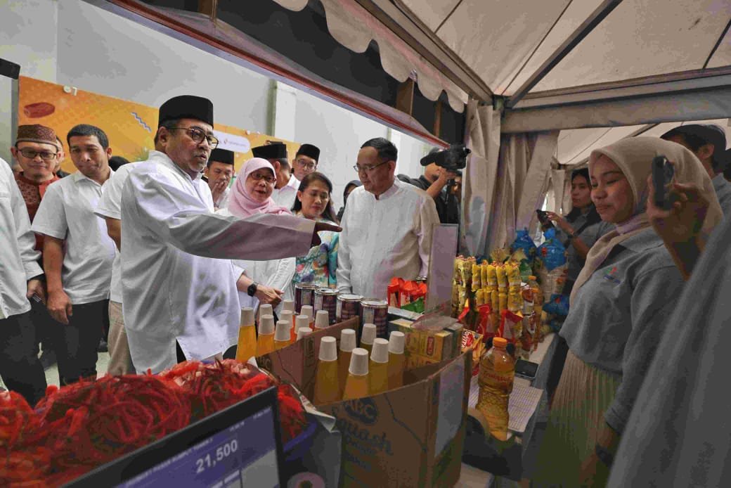 Wagub Rano Apresiasi Bazar Pangan Murah 2 IMG 20250316 WA0052