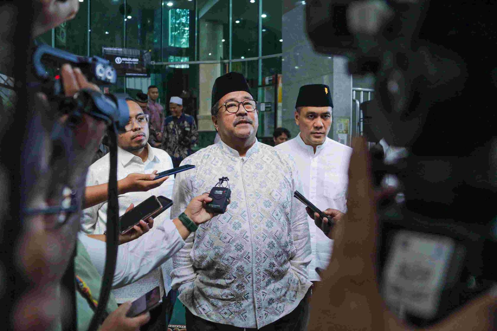Wagub Rano Salat Id di Balai Kota Bersama Warga dan ASN DKI Jakarta 1 IMG 20250331 WA0100 scaled