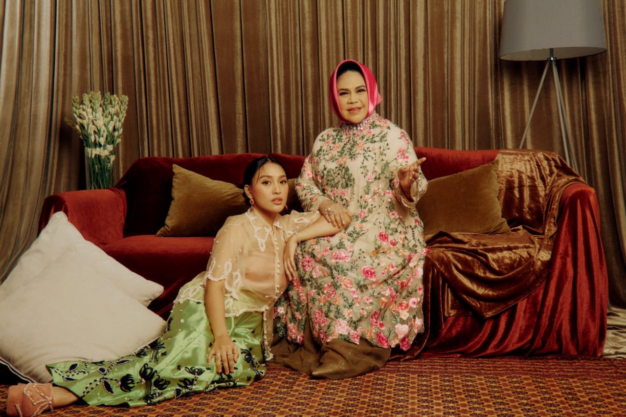 Hetty Koes Endang & Afifah Yusuf Rilis Tradisi Hari Raya Kolaborasi Ibu dan Anak Yang Sarat Makna & Nostalgia Lebaran 1 hes 1