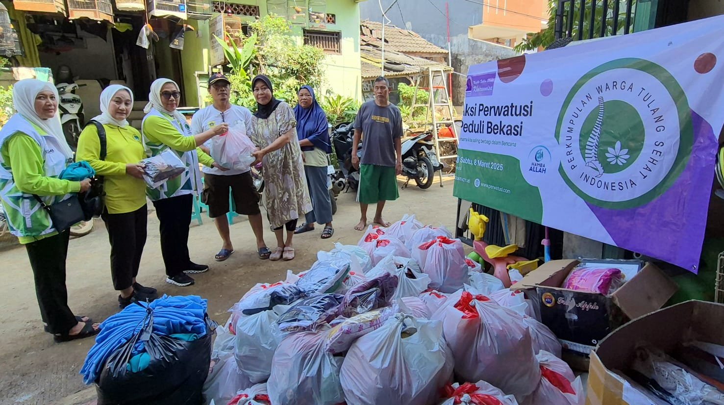 Perwatusi Beri Bantuan untuk Korban Banjir di Bekasi, Warga Apresiasi Kepedulian 1 pul 106