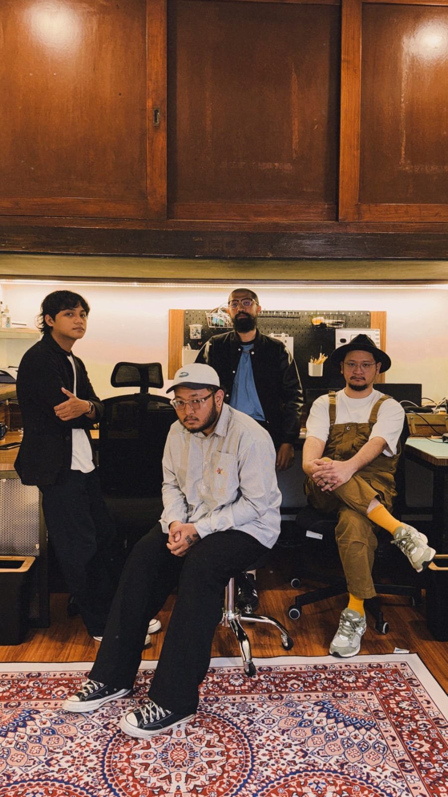 The People of the Sun Kolaborasi Bareng Naykilla di Single "Two Tickets" 2 pul 271