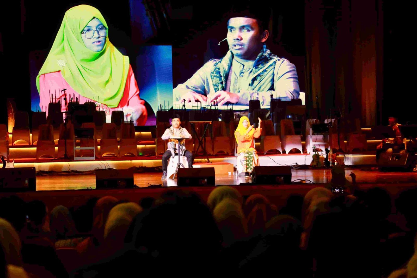 Wagub Rano Buka Kegiatan 'Goresan Warna dan Getaran Jiwa: Persembahan dari Hati' 1 pul 358