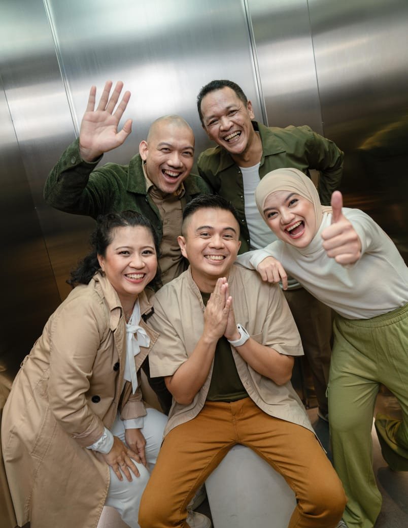 Group Band BASE JAM 2025: Memeriahkan lebaran dengan Album LEBARAN CERIA 1 pul 420