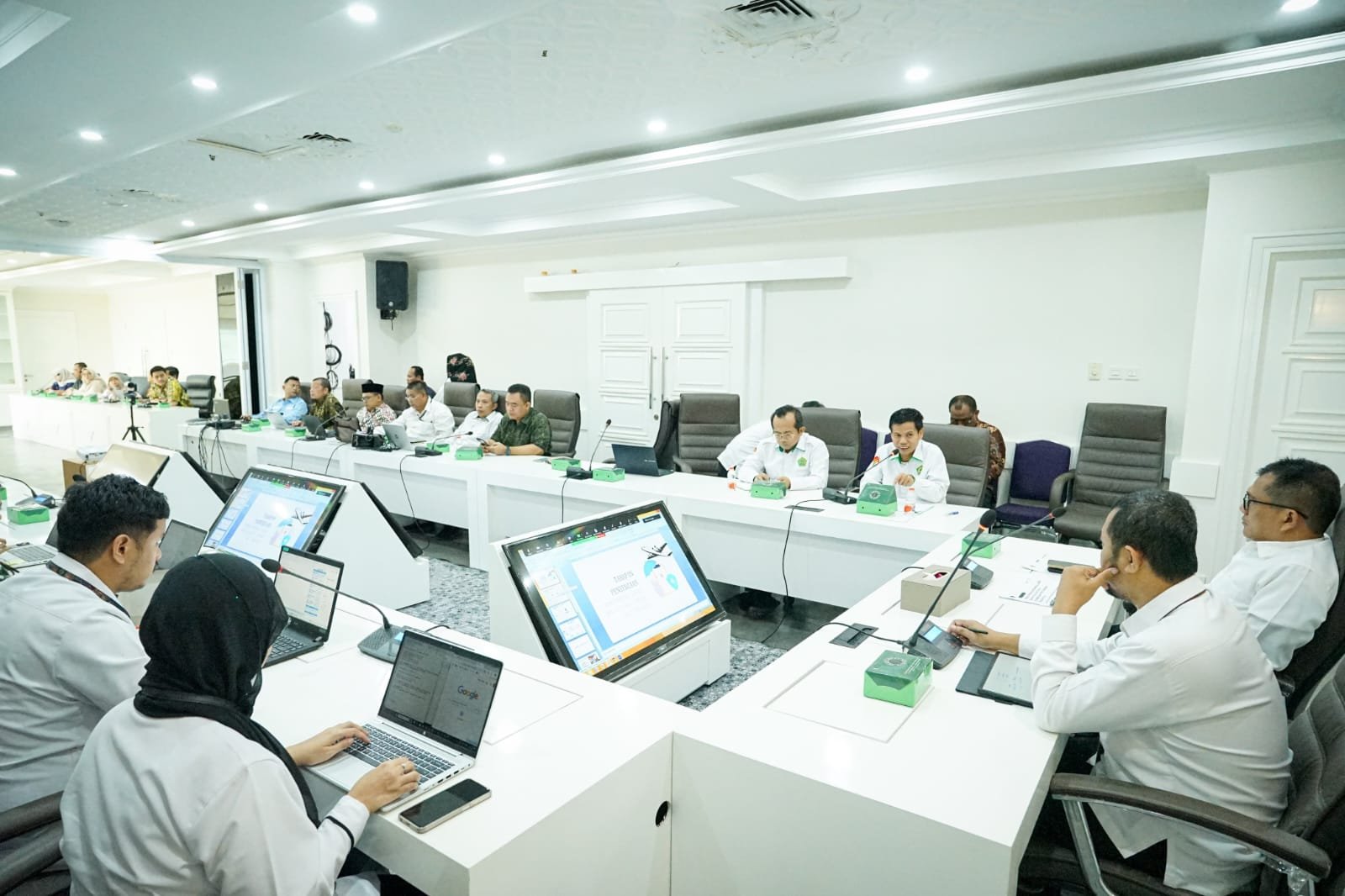 "Kemenag dan KPK Bersinergi Dalam Peningkatan Layanan PBJ Haji 2025" 1 IMG 20250409 WA0094