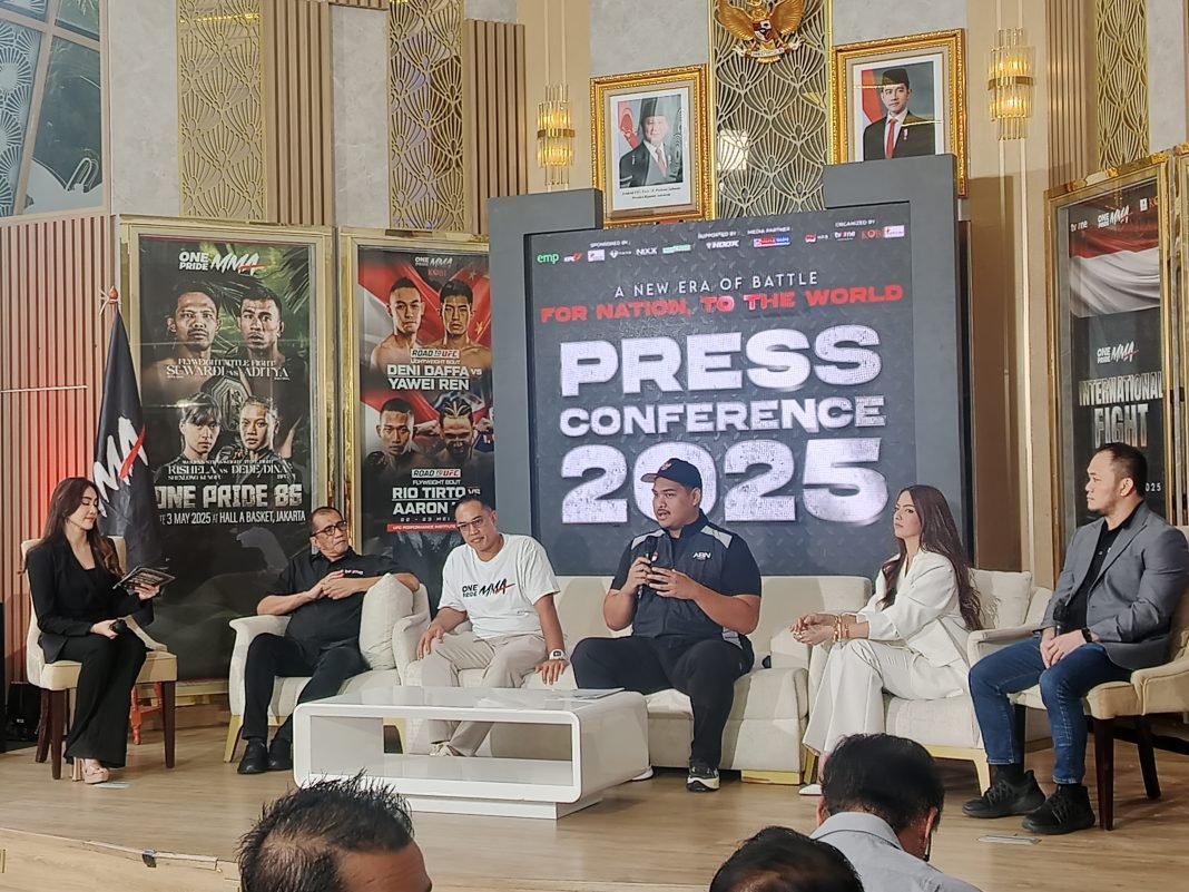 Menteri Pemuda dan Olahraga Republik Indonesia (Menpora RI), Dito Ariotedjo, menyatakan dukungan penuh terhadap perkembangan olahraga combat di Tanah Air, khususnya melalui ajang One Pride Mixed Martial Arts (MMA). (Foto: Agung).