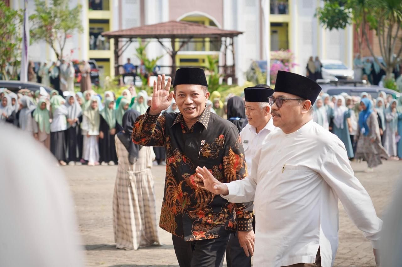 Ferry Juliantono Resmikan Pembentukan Koperasi Desa/Kelurahan Merah Putih di Malang 2 pul 172